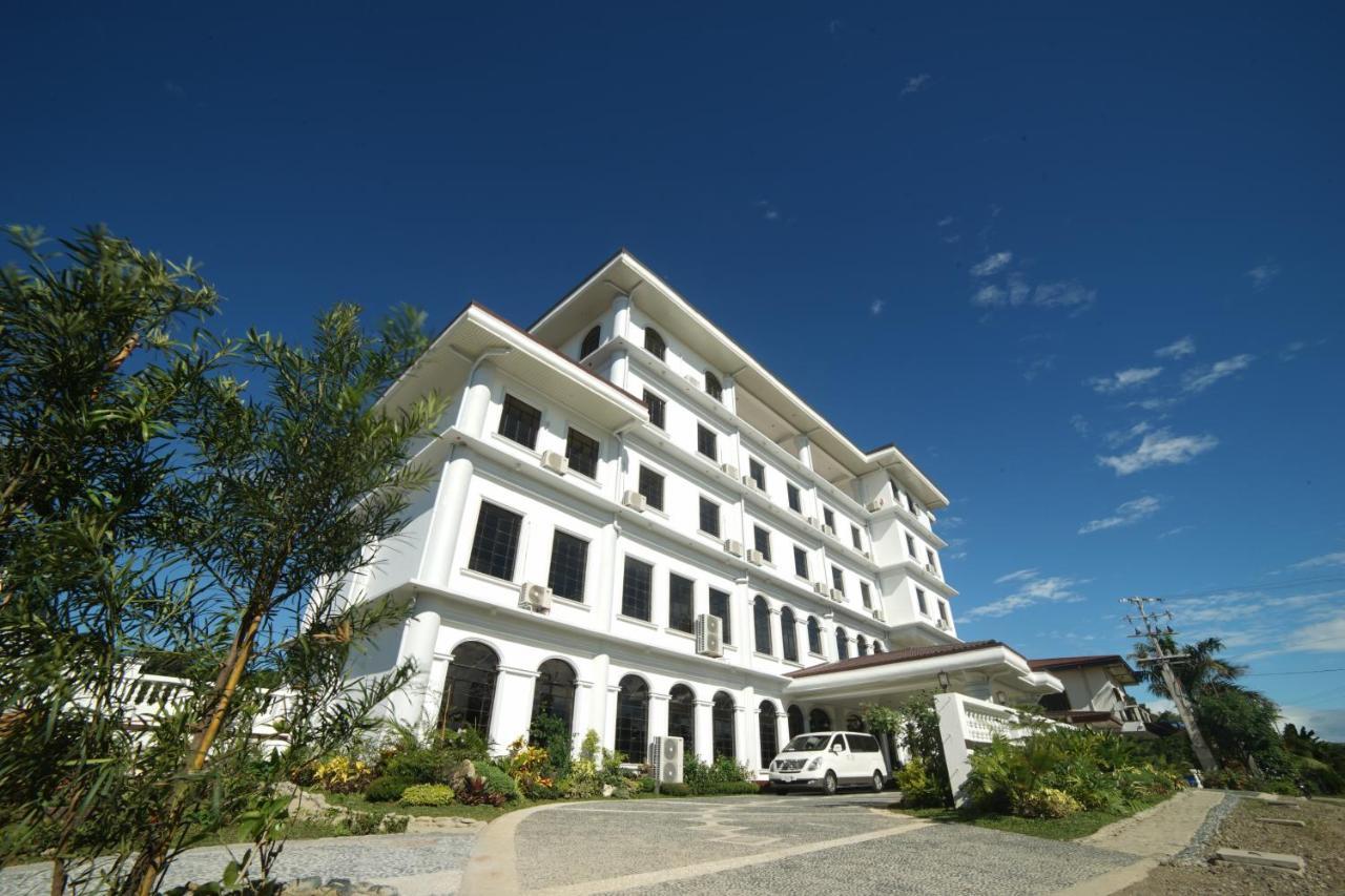 Isla De Oro Hotel Mamburao Bagian luar foto