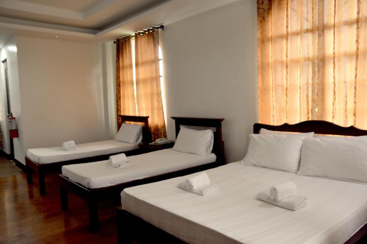 Isla De Oro Hotel Mamburao Bagian luar foto