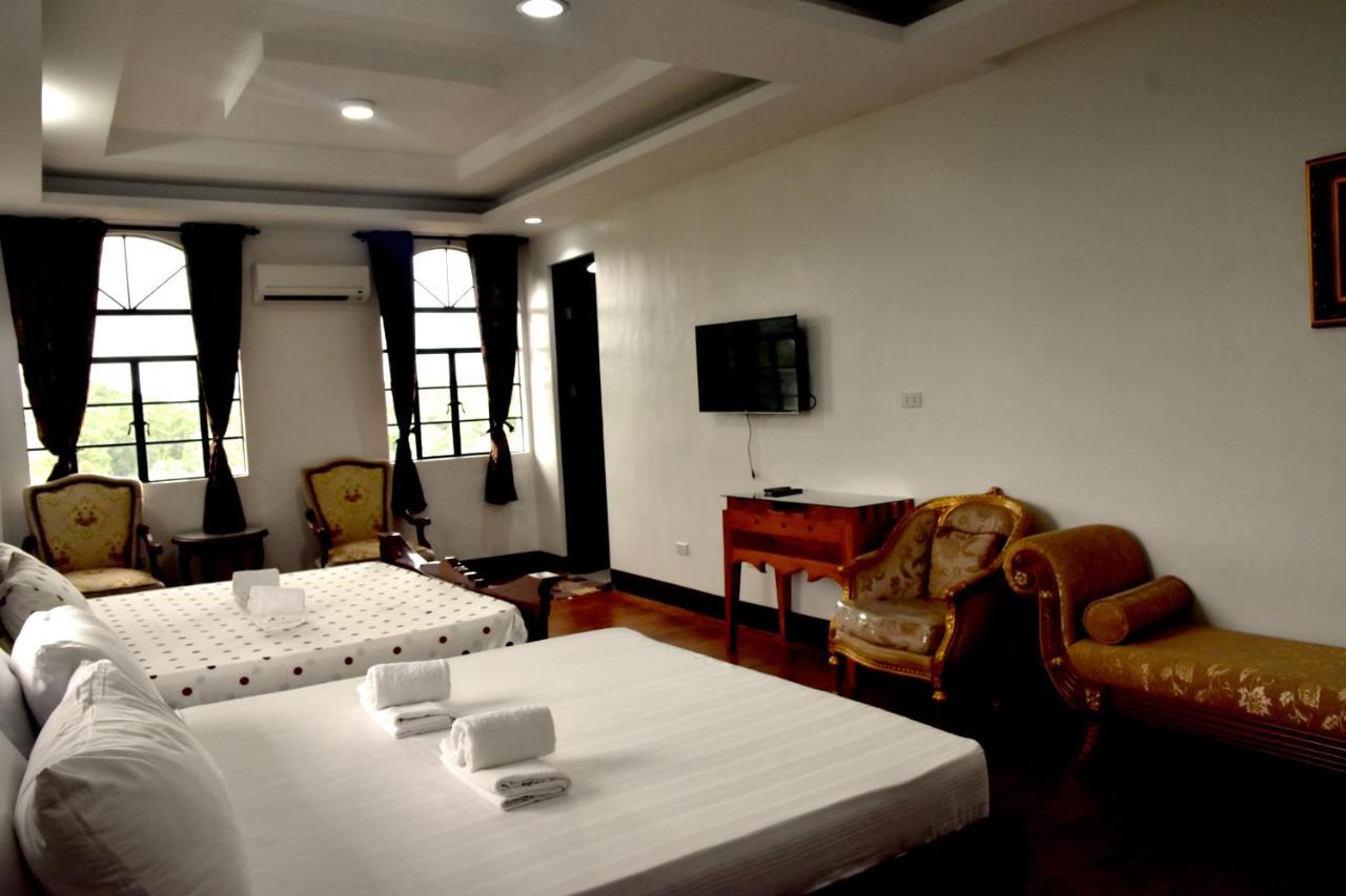 Isla De Oro Hotel Mamburao Bagian luar foto