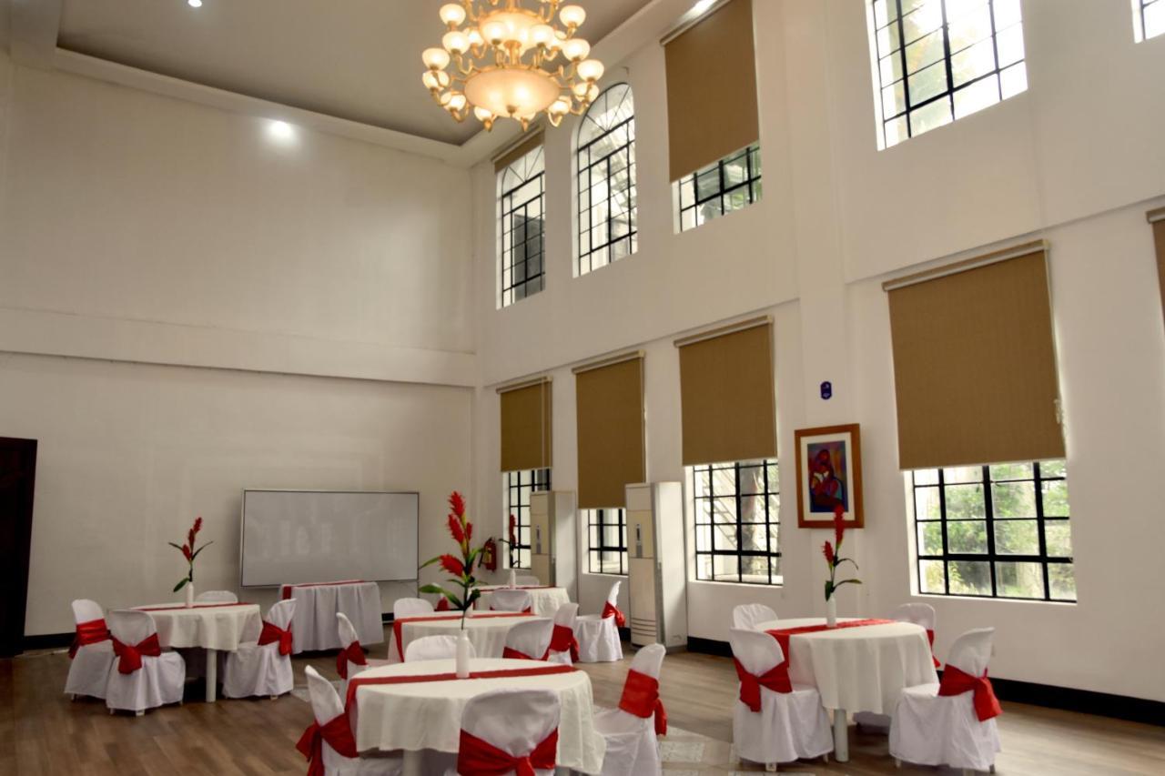 Isla De Oro Hotel Mamburao Bagian luar foto