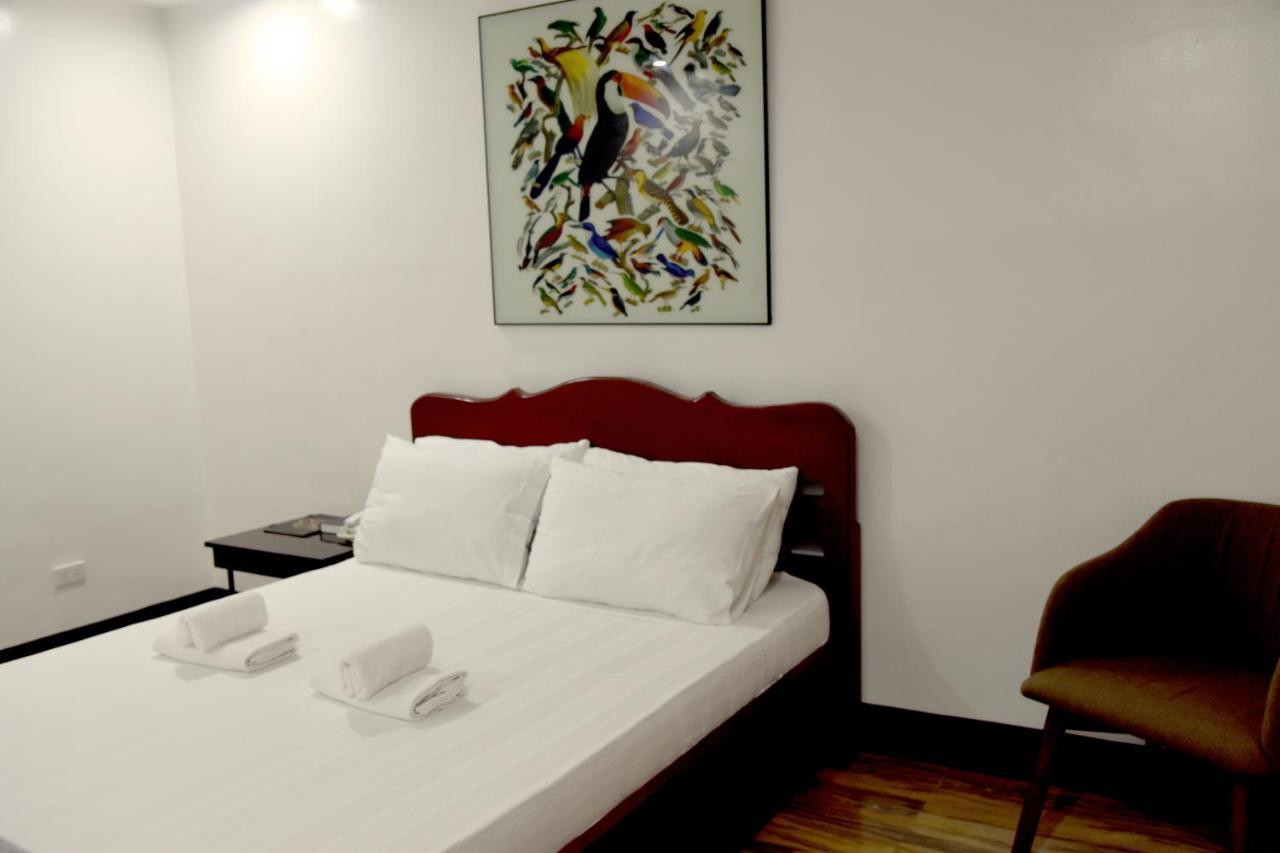 Isla De Oro Hotel Mamburao Bagian luar foto
