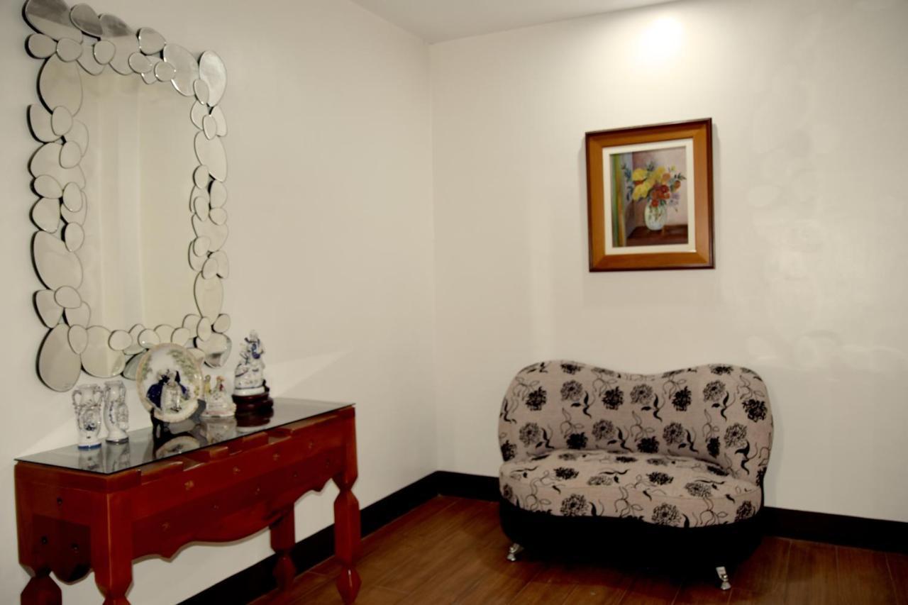 Isla De Oro Hotel Mamburao Bagian luar foto
