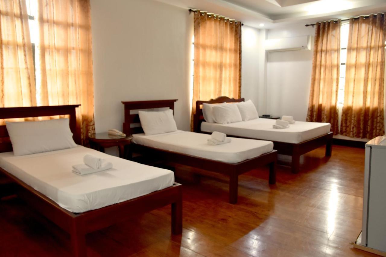 Isla De Oro Hotel Mamburao Bagian luar foto