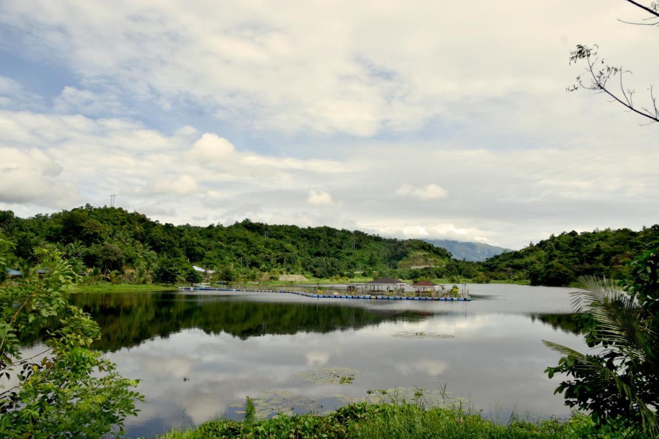 Isla De Oro Hotel Mamburao Bagian luar foto