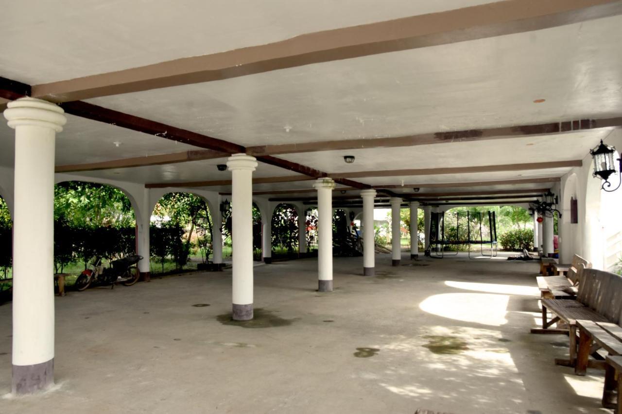 Isla De Oro Hotel Mamburao Bagian luar foto
