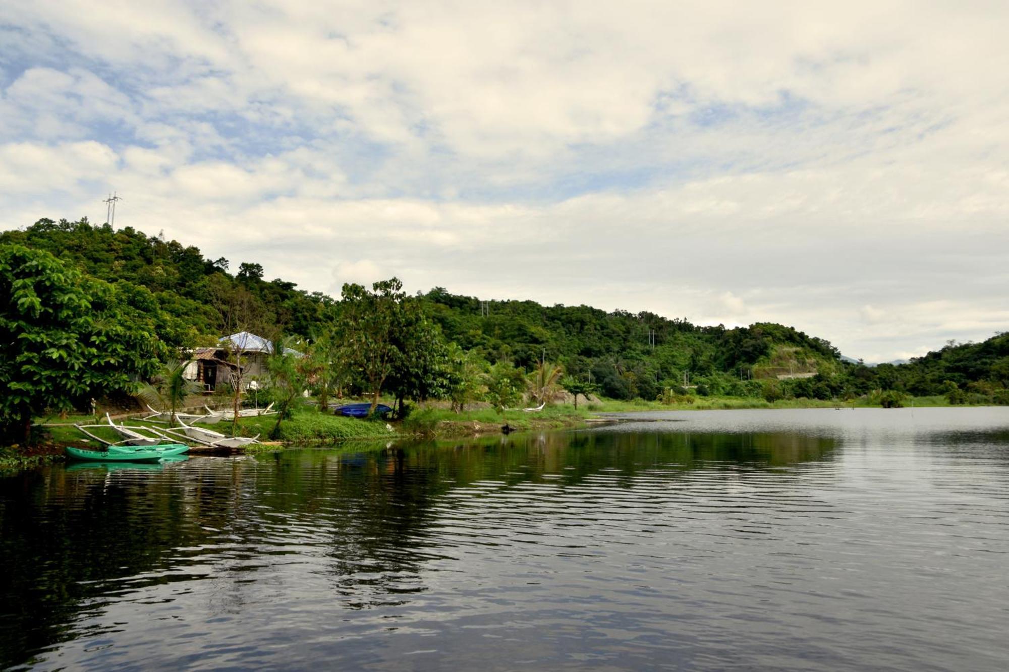 Isla De Oro Hotel Mamburao Bagian luar foto