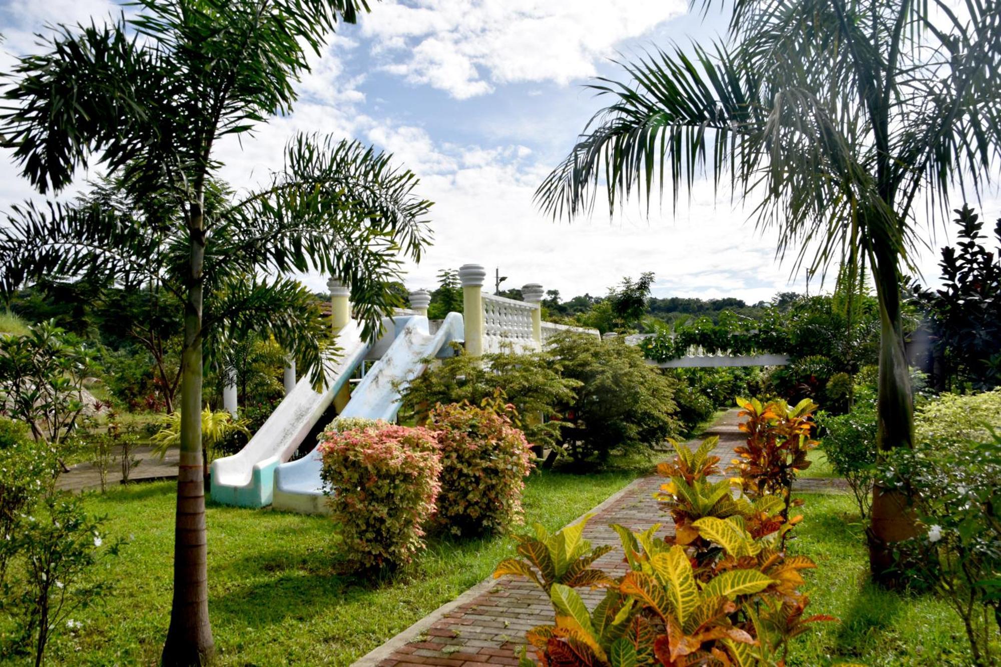 Isla De Oro Hotel Mamburao Bagian luar foto