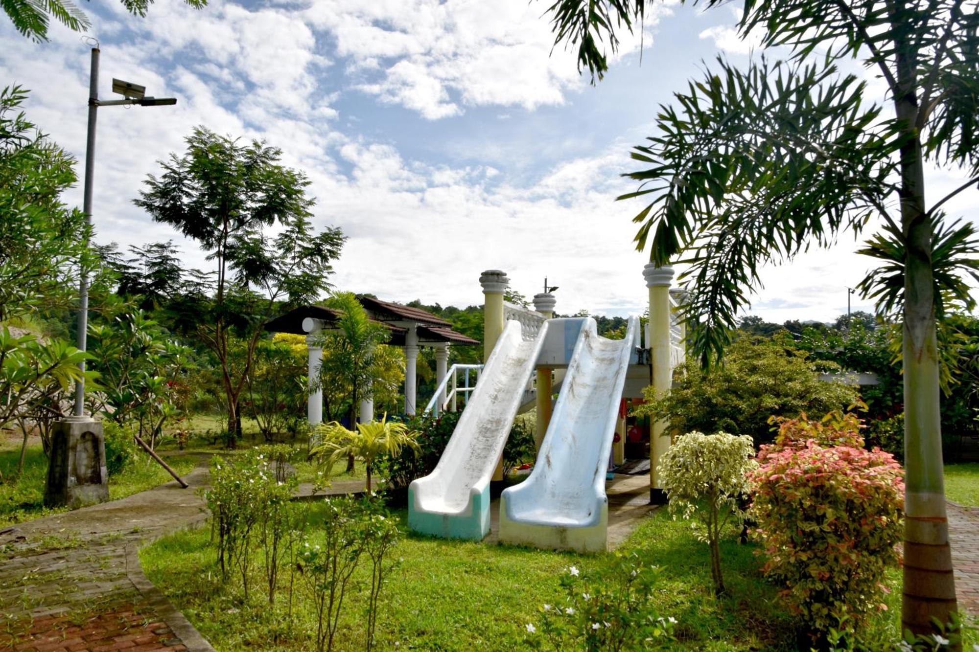 Isla De Oro Hotel Mamburao Bagian luar foto