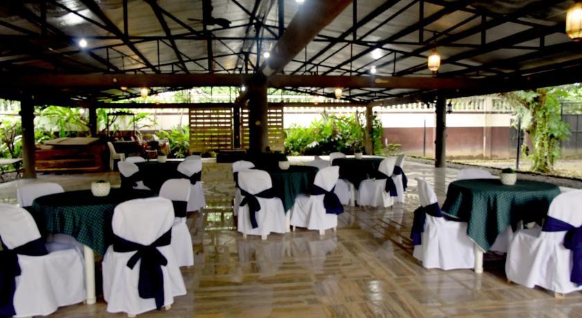 Isla De Oro Hotel Mamburao Bagian luar foto